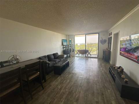 13499 Biscayne Blvd 1013, North Miami FL - photo 15 of 25