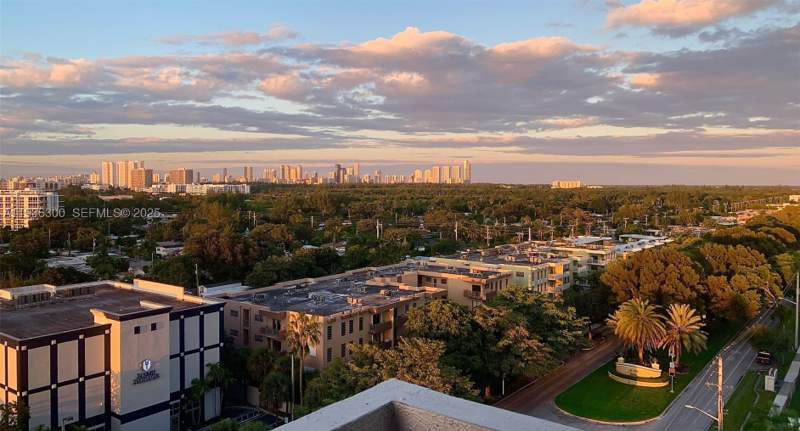 2 bedroom Condominium at 13499 Biscayne Blvd 1013, Sailboat Cay Condo, North Miami — photo 2
