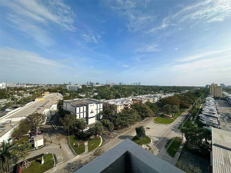 2 bedroom Condominium at 13499 Biscayne Blvd 1013, Sailboat Cay Condo, North Miami — photo 4