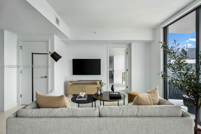 2 bedroom Condominium at 501 NE 31st St 3409, Paraiso Bayviews Condo, Miami — photo 2