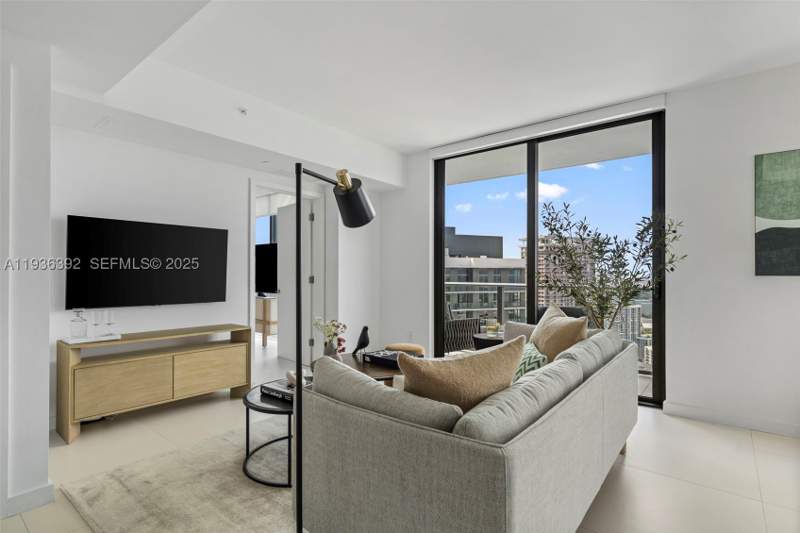 2 bedroom Condominium at 501 NE 31st St 3409, Paraiso Bayviews Condo, Miami — photo 3