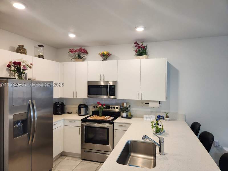 3 bedroom Townhouse at 12917 SW 232nd Ln, Kendall Assemblage, Homestead — photo 3