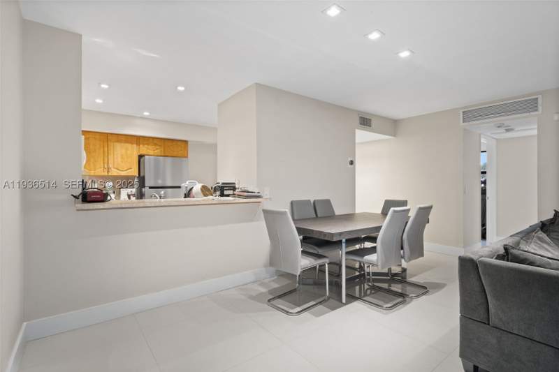 3 bedroom Condominium at 20310 NE 3rd Ct 2, Quatraine Condo IV, Miami — photo 5