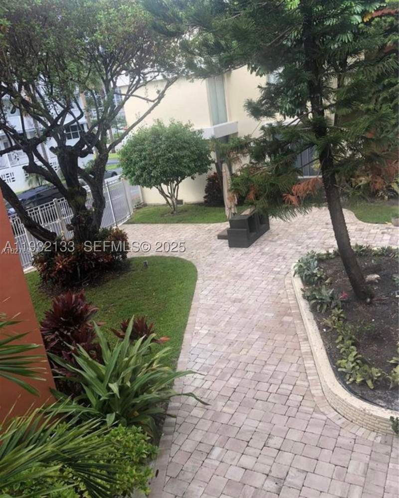 1 bedroom Condominium at 10210 Collins Ave 306, 10210 Lanai Condo, Bal Harbour — photo 4