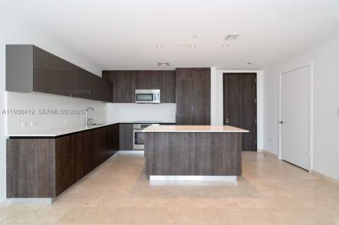 68 SE 6th St 2010, Miami FL - photo 11 of 30