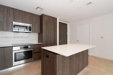 68 SE 6th St 2010, Miami FL - photo 13 of 30