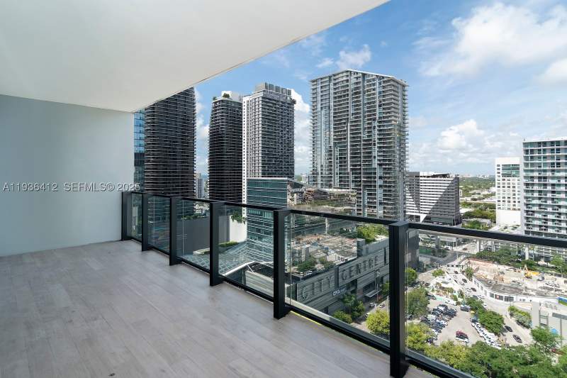 2 bedroom Condominium at 68 SE 6th St 2010, Reach Condo, Miami — photo 2
