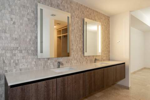 68 SE 6th St 2010, Miami FL - photo 23 of 30