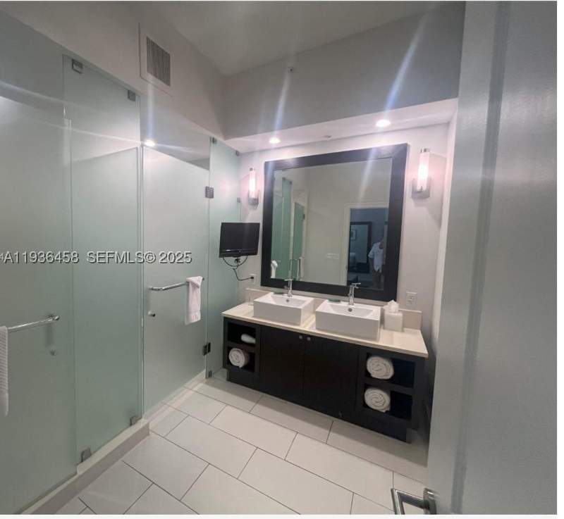 1 bedroom Condominium at 5300 NW 87th Ave 601, The Blue A Resort Hotel C, Doral — photo 4