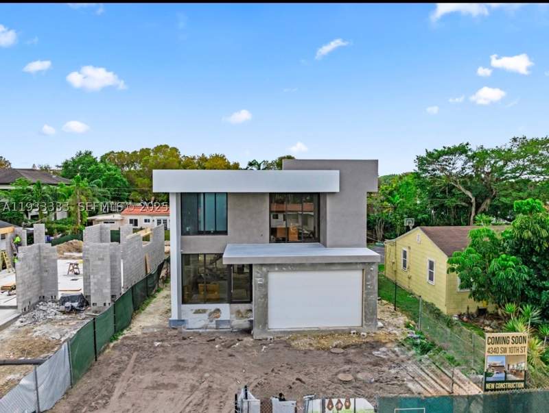 4 bedroom SingleFamilyResidence at 4340 SW 10th St, Le Jeune Villas, Miami — photo 5