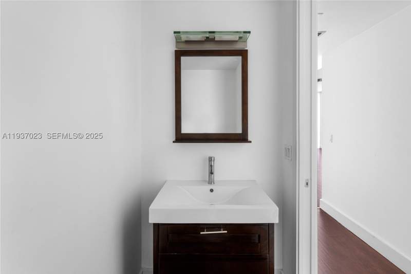 1 bedroom Condominium at 1040 Biscayne Blvd 4108, Ten Museum Pk Residential, Miami — photo 4