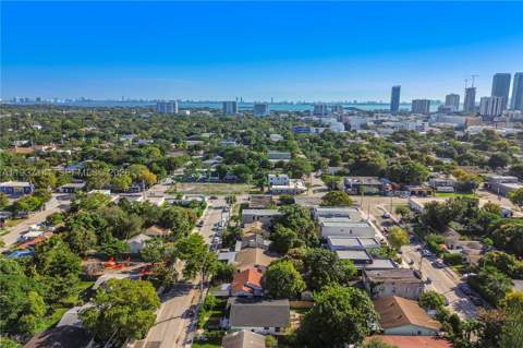 254 NW 43rd St, Miami FL - photo 14 of 52