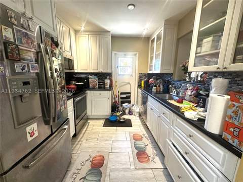 4361 SW 3rd St, Miami FL - photo 6 of 24