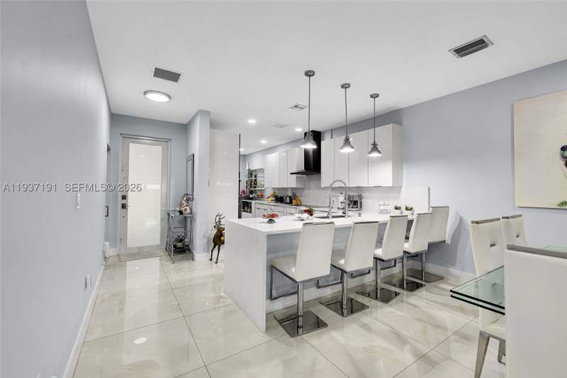 4 bedroom SingleFamilyResidence at 16911 SW 115th Ave, Colonial Pines, Miami — photo 3