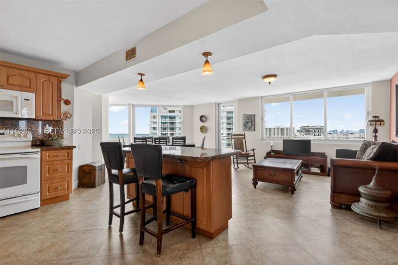 2 bedroom Condominium at 7135 Collins Ave 1015, Burleigh House Condo, Miami Beach — photo 4