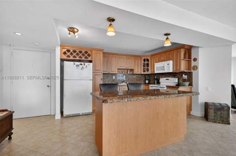 7135 Collins Ave 1015, Miami Beach FL - photo 6 of 41