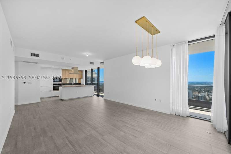 2 bedroom Condominium at 1000 Brickell Plz 4212, Brickell Flatiron Condo, Miami — photo 2