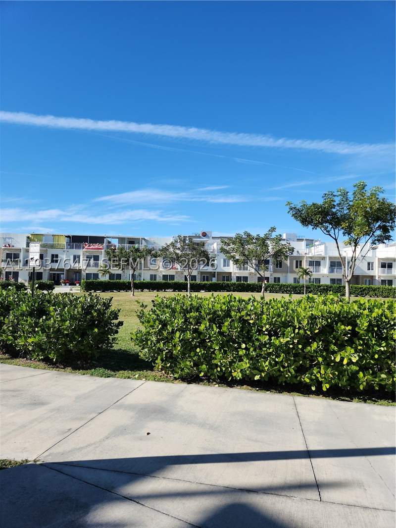 4 bedroom Townhouse at 13937 SW 259th Way, Paradise Gardens, Homestead — photo 2