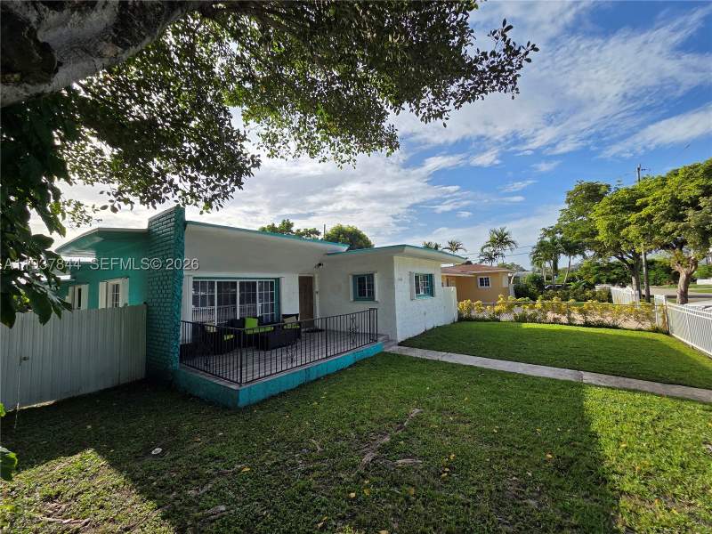 4 bedroom SingleFamilyResidence at 13895 NE 11th Ave, Irons Manor High Pine Add, North Miami — photo 3