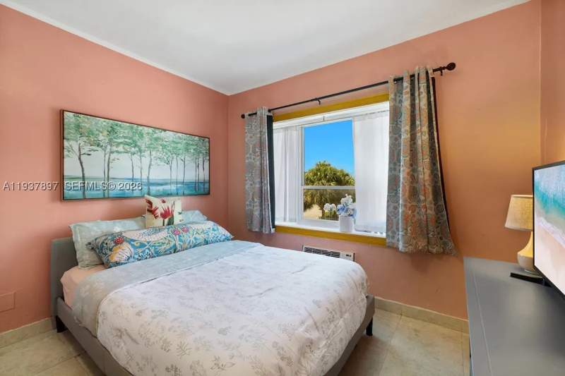 0 bedroom Condominium at 255 W 24th St 234, The Mantell Condo, Miami Beach — photo 2