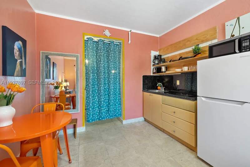 0 bedroom Condominium at 255 W 24th St 234, The Mantell Condo, Miami Beach — photo 4