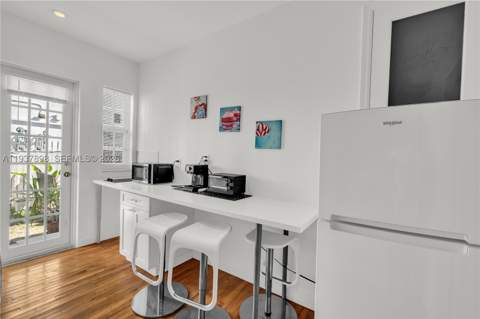 439 15th St 2, Miami Beach FL - photo 8 of 20