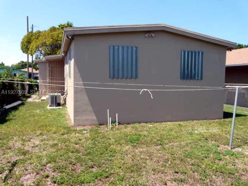 3 bedroom SingleFamilyResidence at 1880 NW 68th Ter, Liberty City, Miami — photo 3
