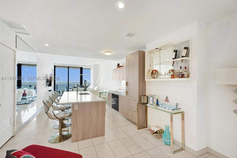 2 bedroom Condominium at 480 NE 31st St 1705, Gran Paraiso Condo, Miami — photo 4