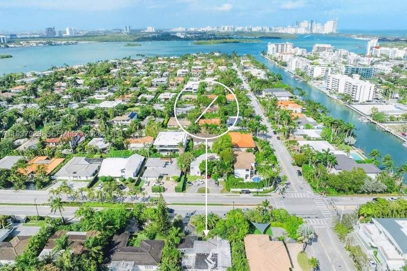 2 bedroom SingleFamilyResidence at 1210 96th St, Bay Harbor Island, Bay Harbor Islands — photo 3