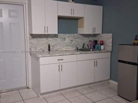 514 NW 7th Ave, Homestead FL - photo 7 of 8