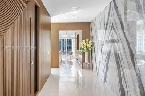 900 Brickell Key Blvd 2004, Miami FL - photo 9 of 35