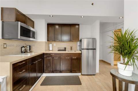 255 W 24th St 542, Miami Beach FL - photo 9 of 19
