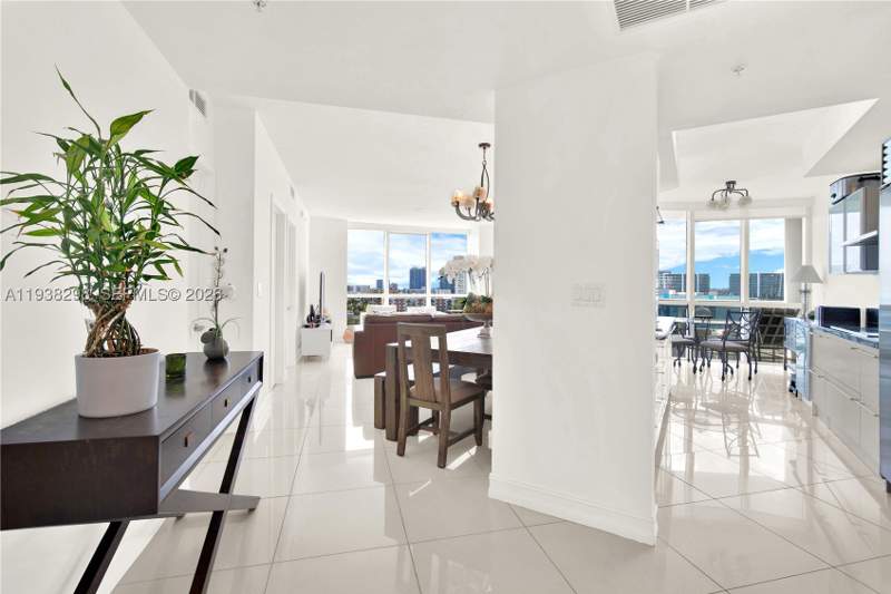2 bedroom Condominium at 18201 Collins Ave 801A, Trump Royale Condo, Sunny Isles Beach — photo 3