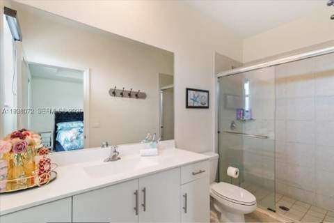 11431 W 32nd Ln, Hialeah FL - photo 13 of 19