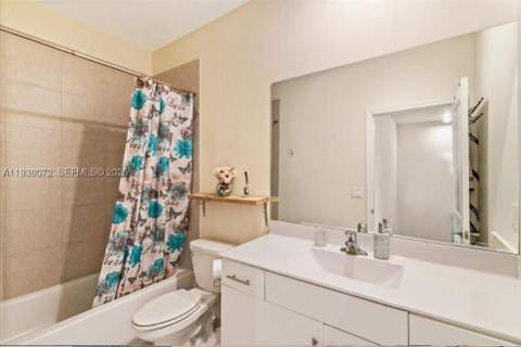 11431 W 32nd Ln, Hialeah FL - photo 16 of 19