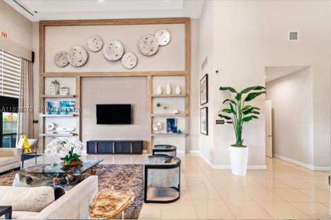11431 W 32nd Ln, Hialeah FL - photo 18 of 19