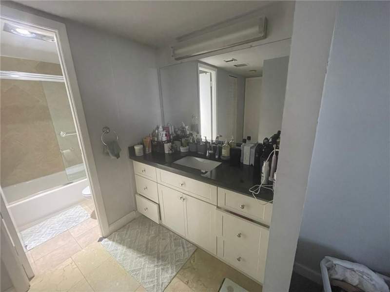 2 bedroom Condominium at 20301 W Country Club Drive 1222, Coronado, Aventura — photo 3