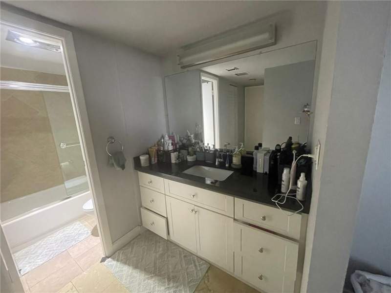2 bedroom Condominium at 20301 W Country Club Drive 1222, Coronado, Aventura — photo 4