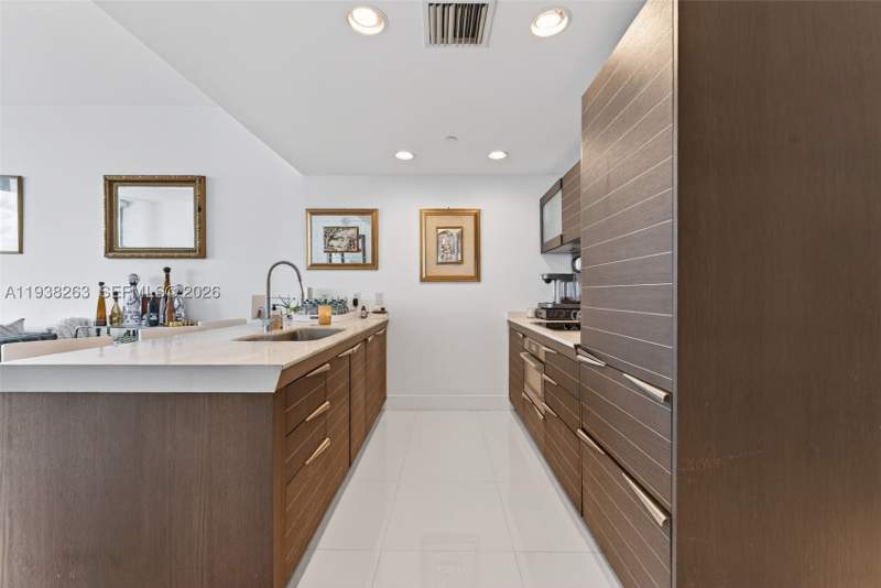 1 bedroom Condominium at 200 Biscayne Boulevard Way 4414, Epic West Condo, Miami — photo 3