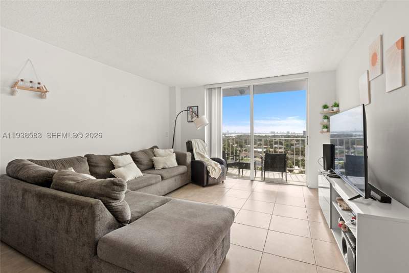 1 bedroom Condominium at 2350 NE 135th St 1006, Vecino Del Mar Condo, North Miami — photo 3