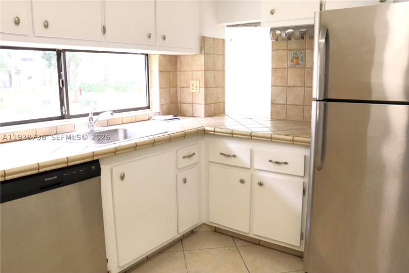 1 bedroom Condominium at 16919 N Bay Rd 118, Plaza Of Americas Condo P, Sunny Isles Beach — photo 4