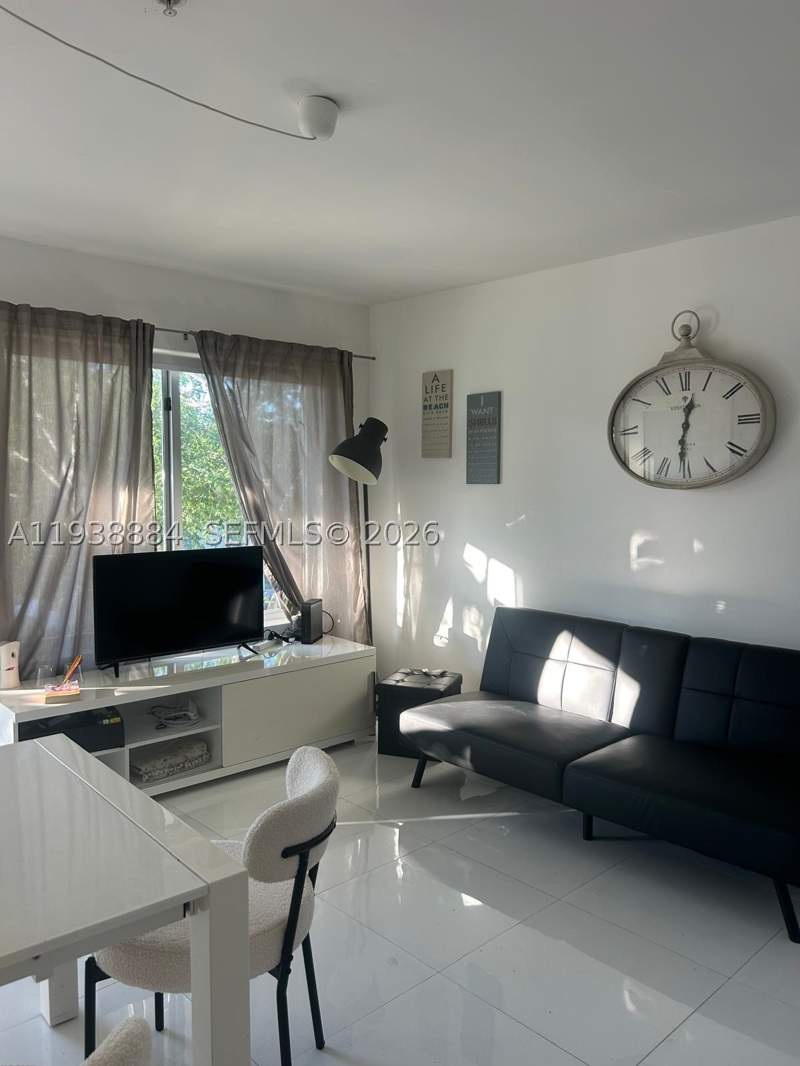 1 bedroom Condominium at 801 15th St 202, Elisa Condo, Miami Beach — photo 3
