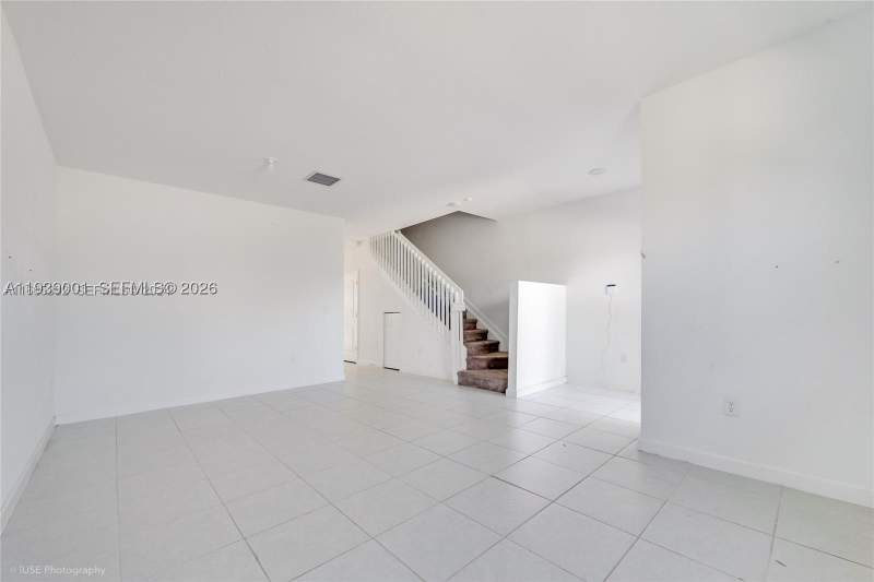 3 bedroom Townhouse at 1705 SE 27th Rd, Homestead Park Of Commerc, Homestead — photo 2