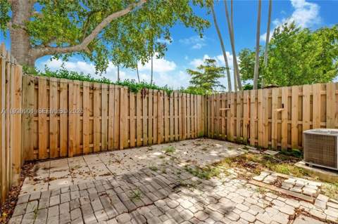 1705 SE 27th Rd, Homestead FL - photo 7 of 34