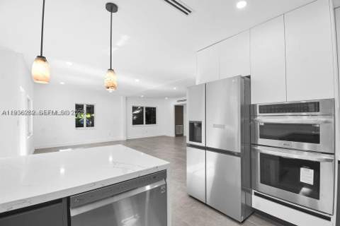 7902 SW 67th Ave, South Miami FL - photo 11 of 26