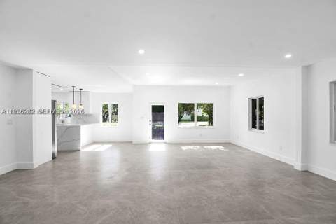 7902 SW 67th Ave, South Miami FL - photo 6 of 26