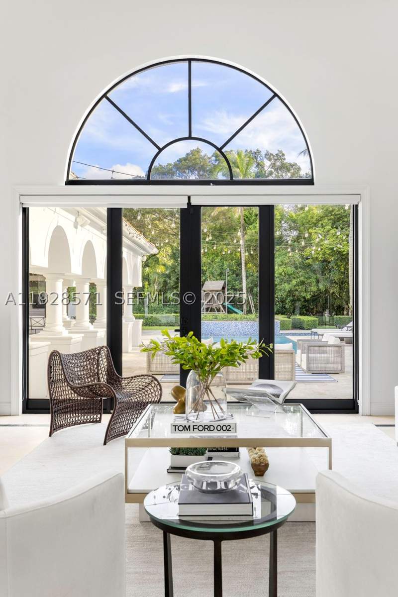 6 bedroom SingleFamilyResidence at 7430 SW 66th St, Melnor Estates, Miami — photo 3