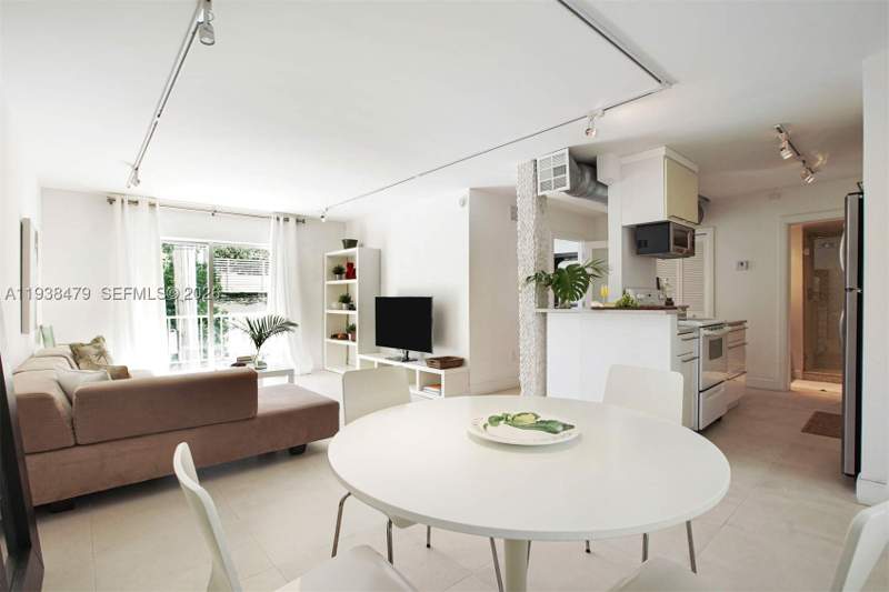 1 bedroom Condominium at 201 Jefferson Ave 2E, Laser Condo, Miami Beach — photo 2