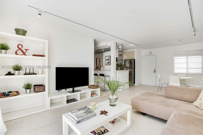 1 bedroom Condominium at 201 Jefferson Ave 2E, Laser Condo, Miami Beach — photo 3