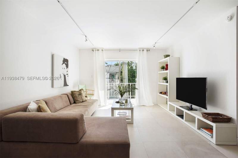 1 bedroom Condominium at 201 Jefferson Ave 2E, Laser Condo, Miami Beach — photo 5